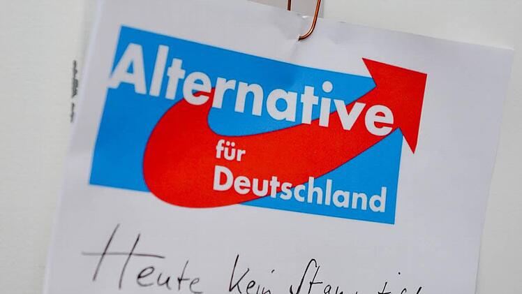 Beim jüngsten Stammtischtreffen der Bamberger AfD soll es zu einem Störungsversuch durch linke Aktivisten gekommen sein. Deshalb kündigte ein Wirt nun der Partei die Räumlichkeiten.  Symbolfoto: Ronald Rinklef