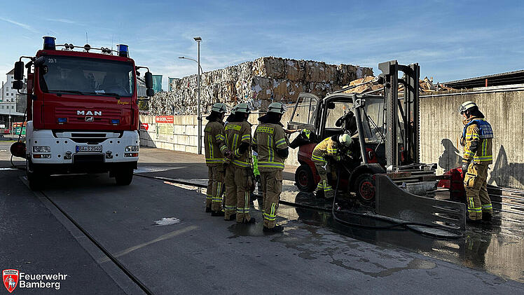 Bamberg: Brand in Hafengebiet - Mitarbeiter reagieren geistesgegenwärtig