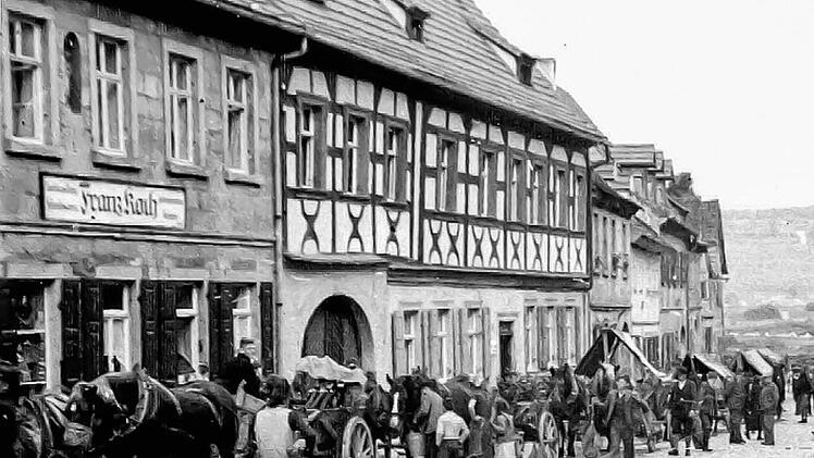 So kamen 1939 evakuierte Leute aus der Pfalz mit ihren Pferdefuhrwerken in Eltmann an. Foto: Archiv Ludwig Leisentritt