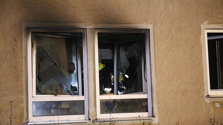 In Oberkotzau im Kreis Hof kam es am Mittwoch zu einem Brand. Die Wohnung ist aktuell nicht bewohnbar. Foto: News5/Fricke