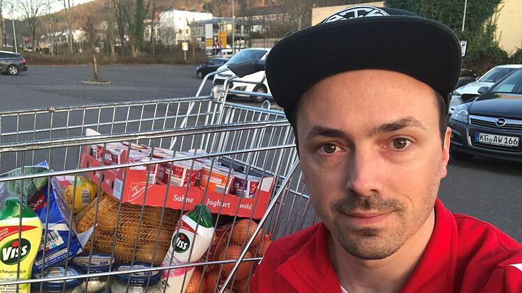 Beim TSV Reiterswiesen koordiniert Tobias Vogel die Einkaufshilfe. Foto: Jakob Fischer