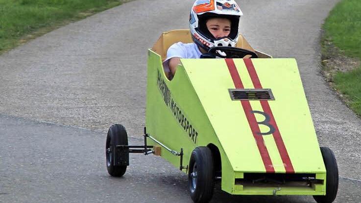 Als tückisch zeigte sich die zweite Kurve. Doch die meisten Fahrer - hier Michael Dusold - meisterten diese mit Bravour.  Fotos: Thomas Hümmer