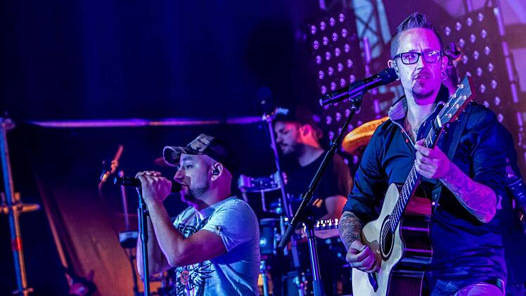 Seiler & Speer begeisterten das Publikum im Schlosshof von Tambach. Foto: Jochen Berger