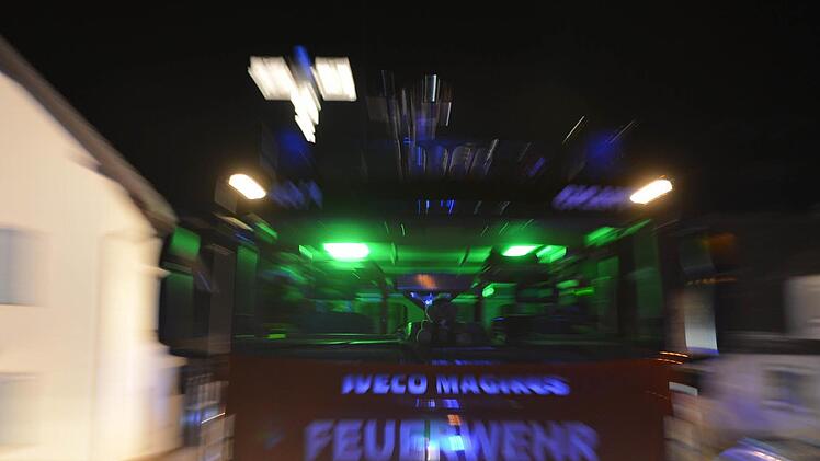 Am Sonntagabend brannte es in einem Wohnhaus im Kreis Erlangen-H&ouml;chstadt. Die Bewohner konnten sich ins Freie retten - drei Schlangen starben in den Flammen.  Symbolbild: Ronald Rinklef