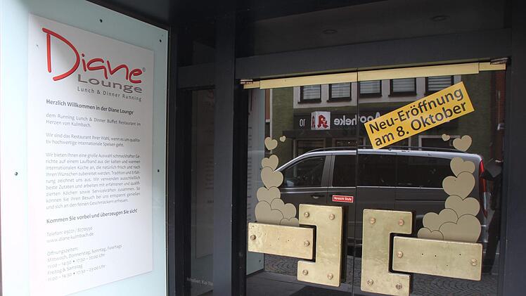 Das Neueröffnungs-Schild stammt noch von der "Diane Lounge". Weschenfelder und Vullo möchten Mitte/Ende November eröffnen.