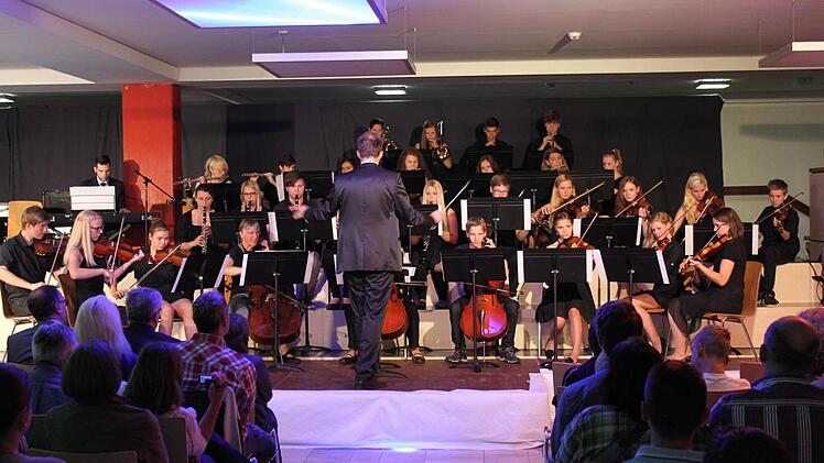 GFS-Frühlingskonzert mit dem Orchester (Leitung Florian Kager) Foto: fra-press