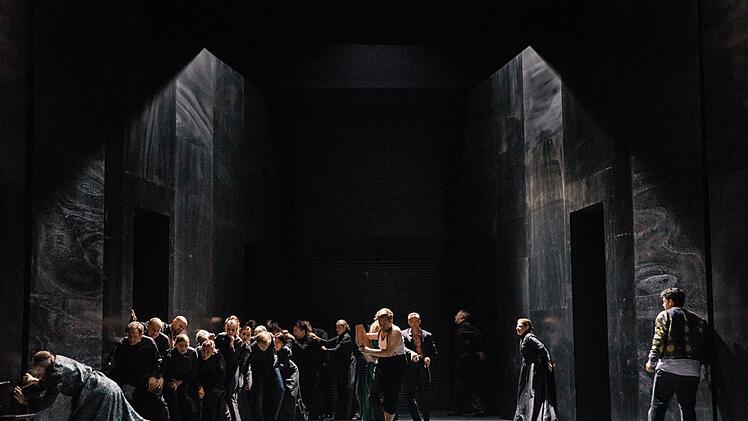 "Die Zauberflöte": Philipp Westerbarkeis Neuinszenierung von Mozarts Oper eröffnete die Spielzeit 2018/2019 am Landestheater Coburg.Foto: Sebastian Buff