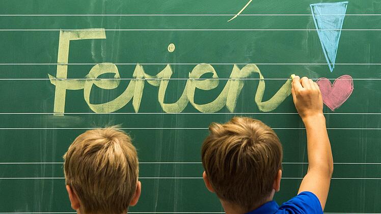 Die  Osterferien beginnen.  "Raus aus dem  Klassenzimmer" heißt es aber bei den allermeisten Schülern  nicht. Denn viele  sind im Homeschooling.