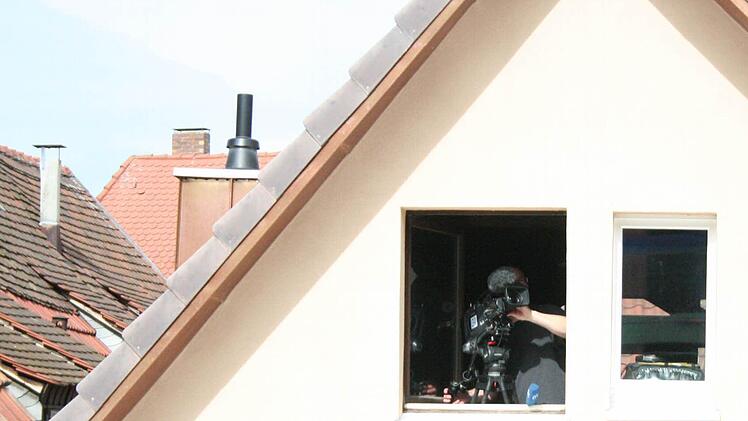 Das Fernsehen ist auch da.