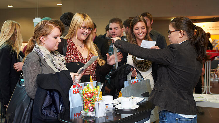 Coburg: Messe zum Dualen Studieren - So viele besuchten die Hochschule