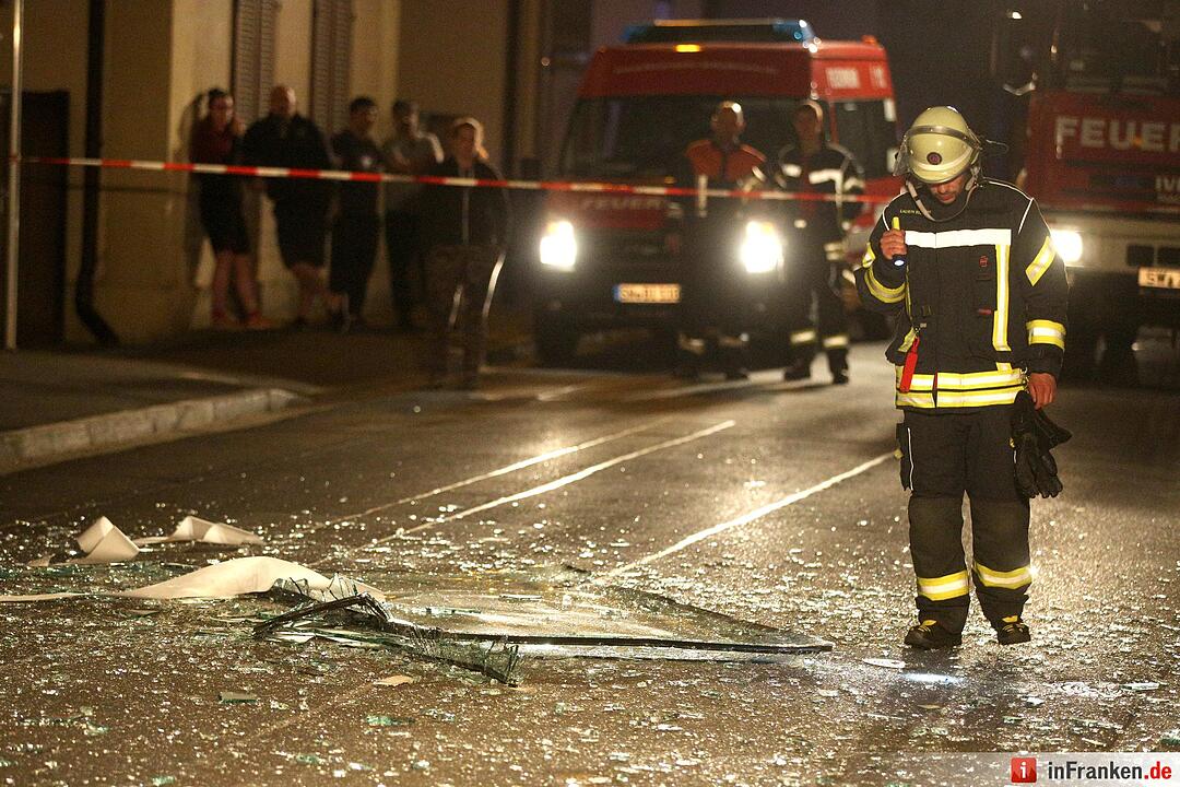 Unbekannte sprengen Geldautomat im Kreis Schweinfurt – Großfahndung läuft