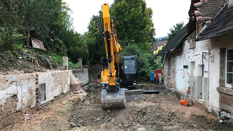 Die Nebengebäude an der Rückseite des Rathauses in Fölschnitz wurden inzwischen abgebrochen und beseitigt.Werner Reißaus