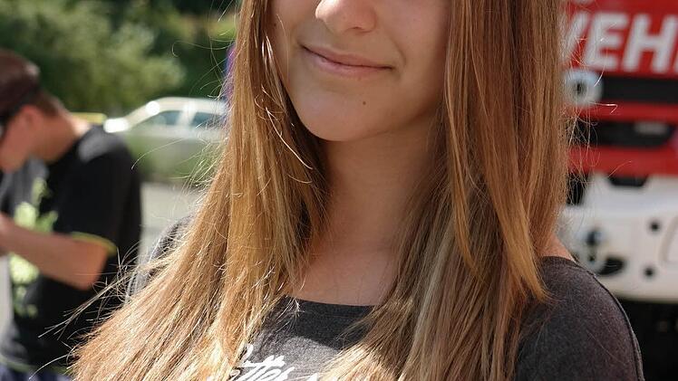 Lena Henkel macht derzeit ihren Autoführerschein. Bei der Veranstaltung gefiel ihr vor allem die Diashow, in der Bilder von Unfällen gezeigt wurden. "Das hat einen wachgerüttelt", erklärt sie. Auch die Rauschbrille findet sie interessant, da sie den Einfluss von Alkohol stark unterschätze. Aber auch ohne Projekt steht für sie fest: "Ich habe vorher nie getrunken und werde es jetzt auch nicht machen. Meine Eltern haben mir das ans Herz gelegt."
