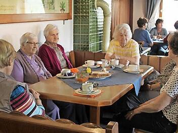 Alle zwei Monate trifft man sich im Gasthaus zum Hirschen. Foto: Carmen Schwind