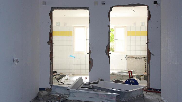 Die Arbeiten im Badehaus haben im September begonnen. Foto: Benedikt Borst