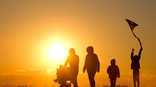 Viele junge Familien legen Wert auf eine aktive FreizeitgestaltungFoto: Christian Charisius/dpa