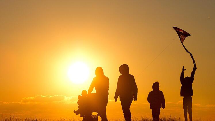 Viele junge Familien legen Wert auf eine aktive FreizeitgestaltungFoto: Christian Charisius/dpa