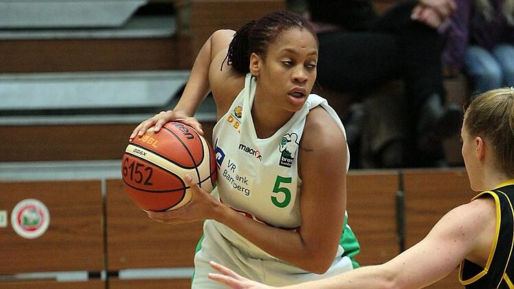 Beste Bambergerin beim Auswärtsspiel in Speyer war Jamaiyah Bethune (l.) mit 17 Punkten und neun Rebounds. Foto: sportpress
