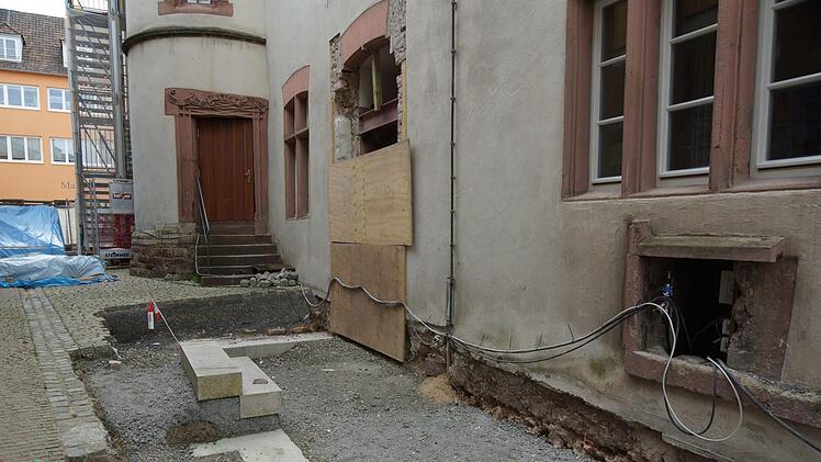 Barrierefrei: In der Seitengasse entsteht ein neuer Zugang.Foto: Arkadius Guzy