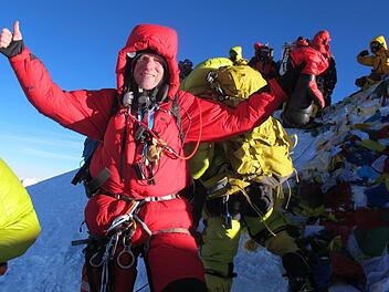 Herbert Hellmuth während der Besteigung des Mount Everest im Mai 2013. Als 61. Deutscher erreichte er den Gipfel.  Foto: privat