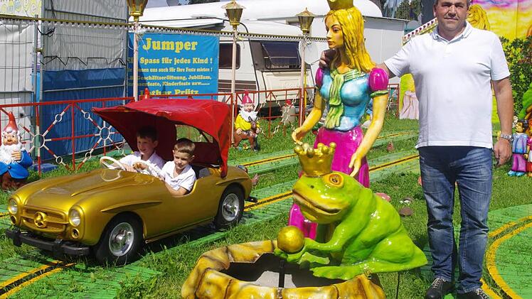 Besitzer Michael Kollmann verbindet mit dem Märchenverkehrsgarten viele schöne Erinnerungen. Foto: Heike Schülein