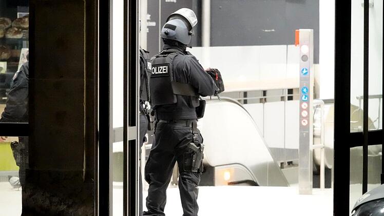 Bielefelder Hauptbahnhof wegen Gro&szlig;einsatzes abgesperrt