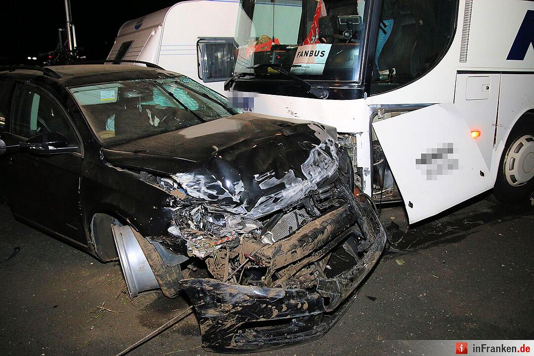 Unfall mit Reisebus auf der A73