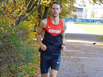 Im Trikot der deutschen Nationalmannschaft wird Alexander Dautel Ende November den 100-Kilometer-Lauf bei der Weltmeisterschaft in Spanien bestreiten. Foto: privat