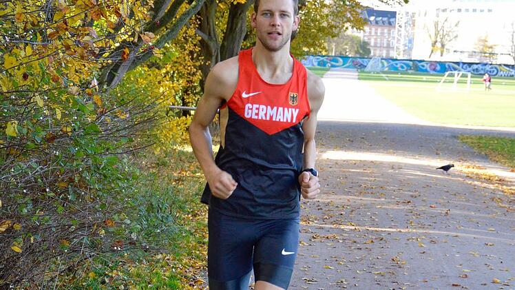 Im Trikot der deutschen Nationalmannschaft wird Alexander Dautel Ende November den 100-Kilometer-Lauf bei der Weltmeisterschaft in Spanien bestreiten. Foto: privat