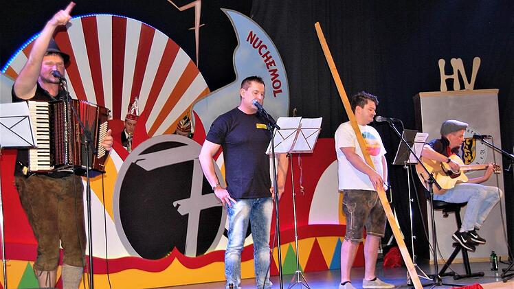 Die "Kellerbachsspatzen" konnten als Trunkenbolde mit Restalkohol das Lästern nicht lassen. Foto: Sigismund von Dobschütz