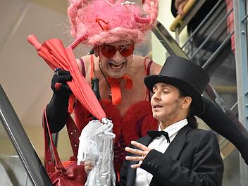 Gertrud Demmler-Schwab und Robert Eller zeigten: Oper macht Spaß!  Fotos: Uschi Prawitz