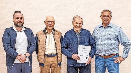 Vorsitzender Timo B&uuml;hner, G&uuml;nther Vogel (65 Jahre Mitgliedschaft), Arnold Greubel (80 Jahre Mitgliedschaft) und Ehrenamtsbeauftragter Martin Seufert.