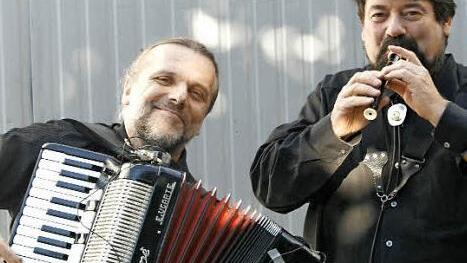 Das Duo Virtuoso tritt am 16. August auf.