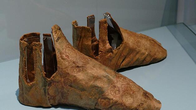 Pontifikalschuhe aus Seide (1196) des Bamberger Bischofs Otto II.