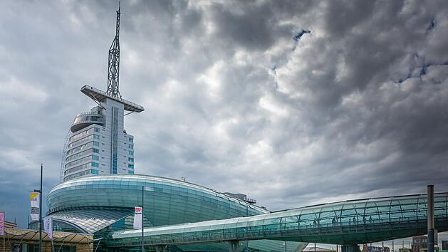 Eines der imposantesten H&auml;usern Bremerhavens: Das Klimahaus  8&deg; Ost. Das wissenschaftliche Ausstellungshaus nimmt ihre G&auml;ste mit auf eine virtuelle Reise um die Erde.