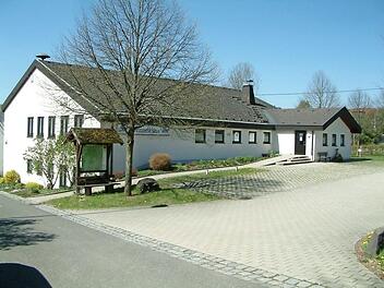 Das 1982 gebaute Mehrzweckhaus Nurn  Foto: Hans Franz