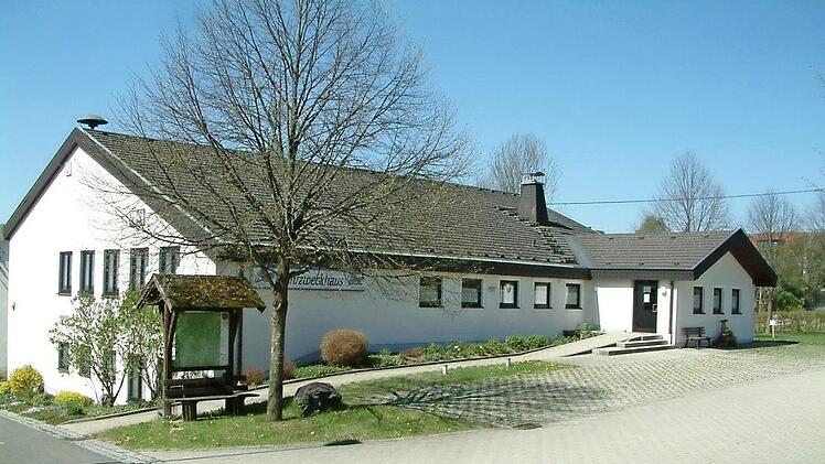 Das 1982 gebaute Mehrzweckhaus Nurn  Foto: Hans Franz