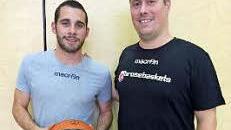 Mark V&ouml;lkl (l.) und Fabian Villmeter arbeiten in Zukunft noch enger zusammen. Foto: sportpress