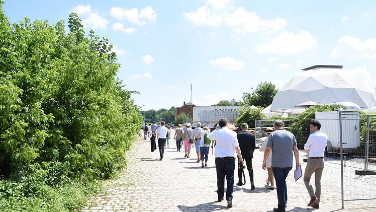 Viele Interessenten waren bei dem Rundgang dabei.