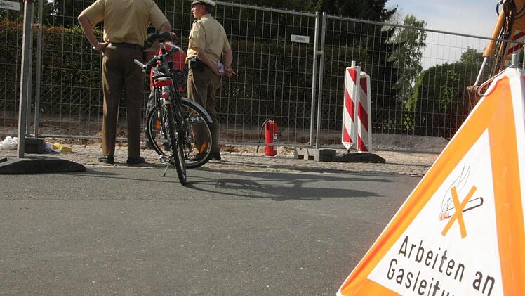 Der Baustellenbereich, in dem die Gasleitung beschädigt wurde, war abgesperrt.  Fotos: Michael Busch