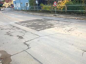 Der Zustand der Kreisstraße LIF 23 in Burgkunstadt (hier: Bahnhofstraße) ist nicht gut. Landratsamt Lichtenfels