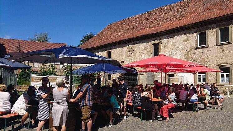 Schlossfest in Ebenhausen. Foto: Katharina Zimmermann