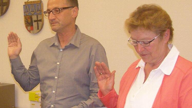 Karlheinz Schüßler (CSU/FCW) ist Zweiter Bürgermeister, Bettina Hahn (FWG) Dritte Bürgermeisterin Oberleichtersbachs. Foto: Wolfgang Saam