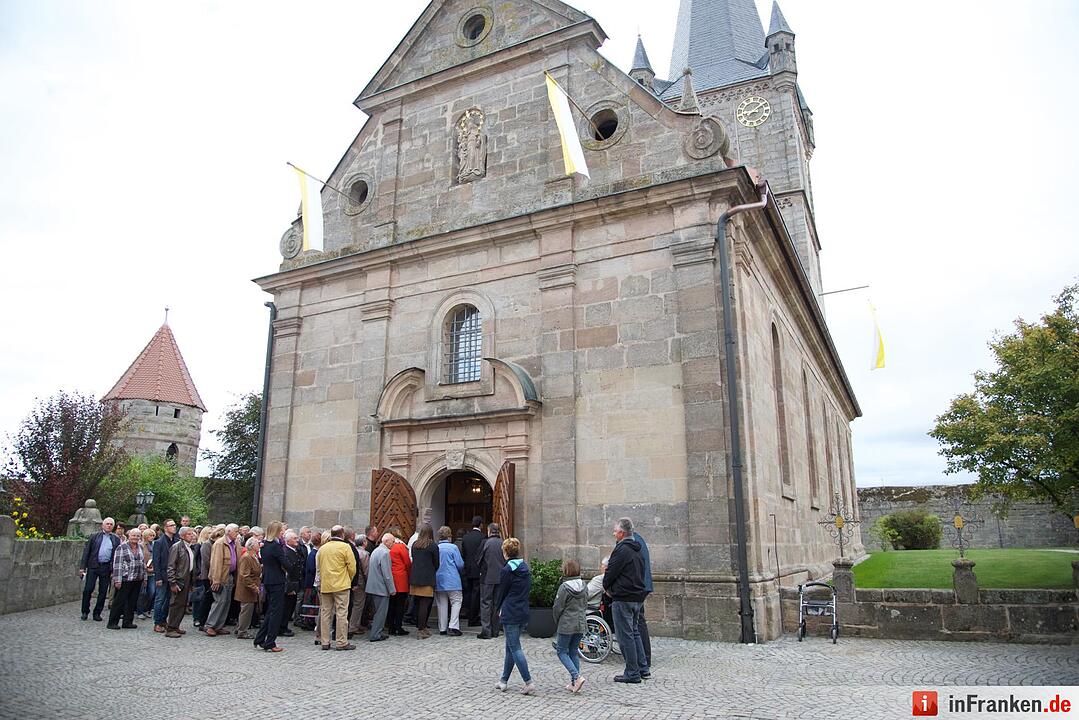Nach einjähriger Kirchensanierung: Hannberg feiert die Wiedereröffnung der Wehrkirche der Pfarrei Geburt Mariens Hannberg