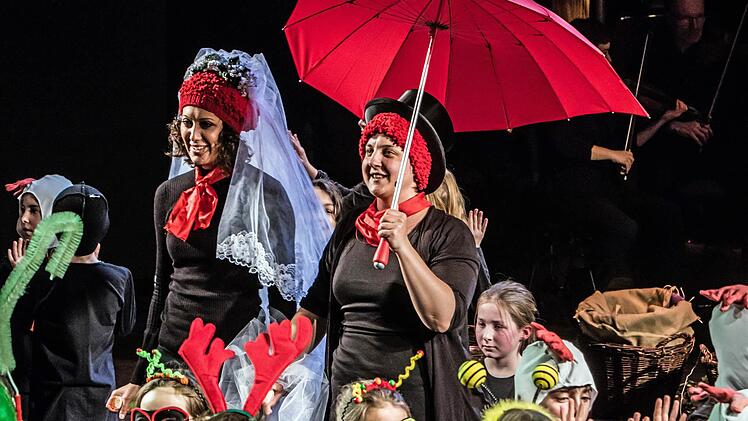 "Compose Janácek": Schüler aus Neustadt und Coburg präsentierten ihre Version der Oper "Das schlaue Füchslein" im Landestheater. Foto: Jochen Berger