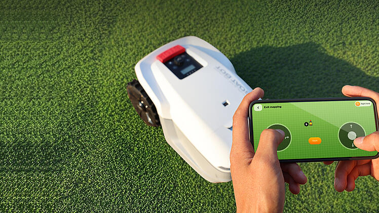 Der Mähroboter Goat Bot Unicut übernimmt das Rasenmähen vollautomatisch und sorgt für einen stets gepflegten Garten.