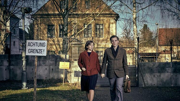 Anna (Henriette Confurius) und Friedrich Erler (Jonas Nay) Foto: ZDF/Frank Zauritz