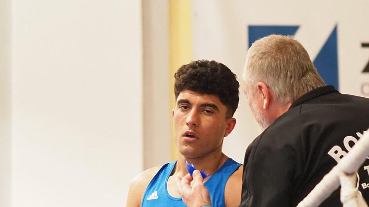 Edgar Feuchter gibt Man&ouml;verkritik. Foto: J&uuml;rgen Schmitt