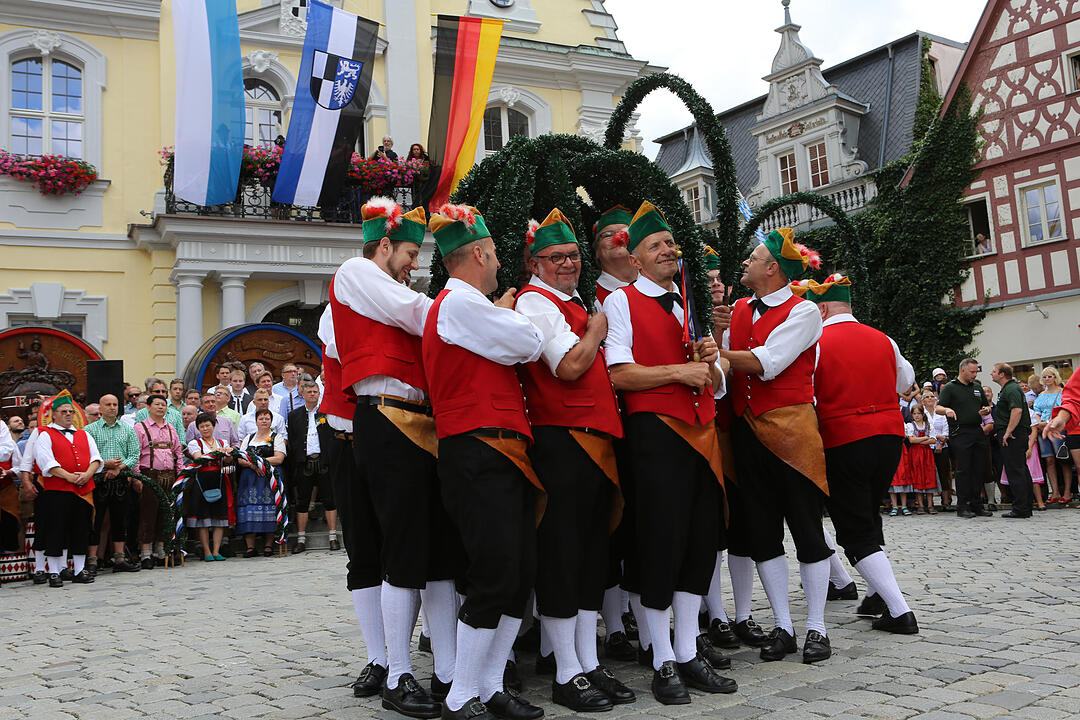 Eröffnung der Kulmbacher Bierwoche mit Büttnertanz und Bieranstich; Foto: Barbara Herbst