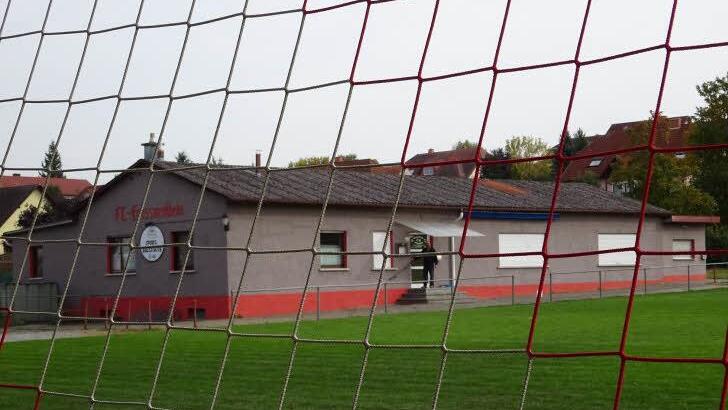 Das Sportheim des FC 46 Großwenkheim ist mehr als 50 Jahre alt.  Foto: Archiv/Anton Then